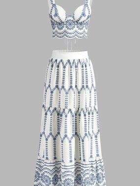 Commense NWT 2 Piece Set Maxi w/lace up top w/padding. White w/Blue floral Small